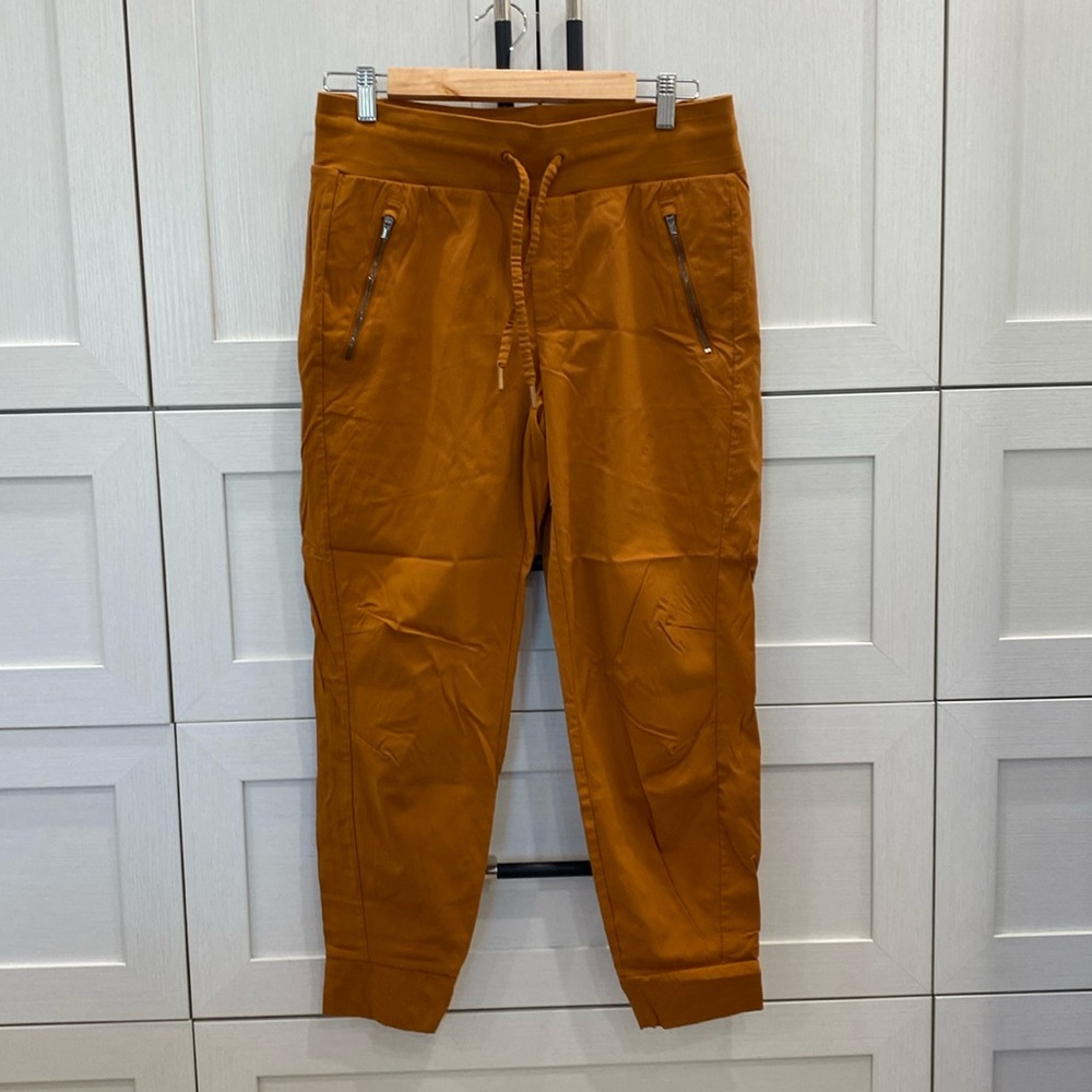 Athleta Trekkie north joggers size 8